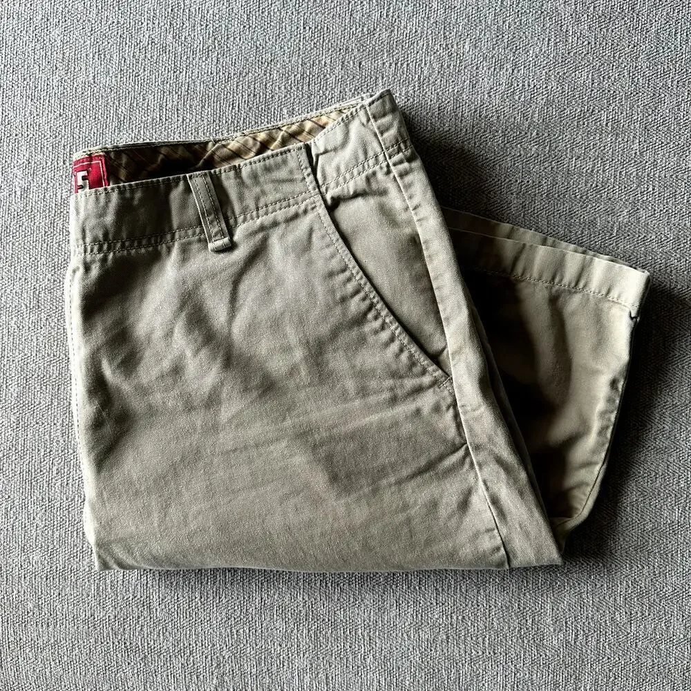 Y2K Levi’s Khaki Cargo Shorts Men’s 40 Classic Fit 11” Inseam Casual Summer